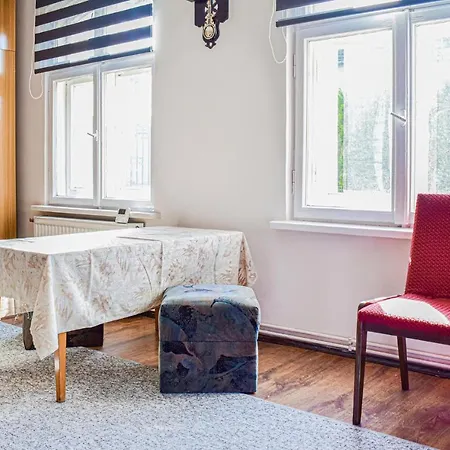 4 Bedroom Awesome In Kobylnica