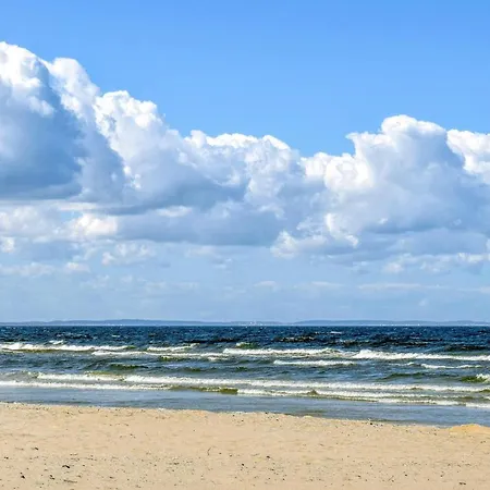 Σπίτι διακοπών 4 Bedroom Awesome In Kobylnica