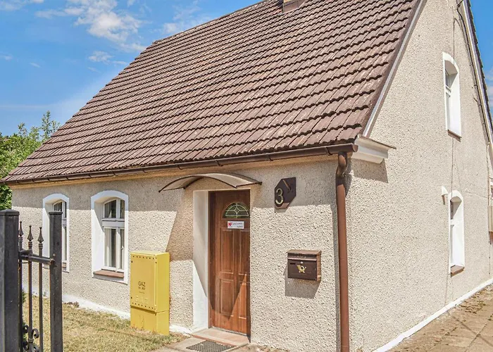 4 Bedroom Awesome In Kobylnica Kobylnica (Pomerania)