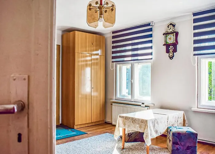بيت للعطل 4 Bedroom Awesome In Kobylnica Kobylnica (Pomerania)